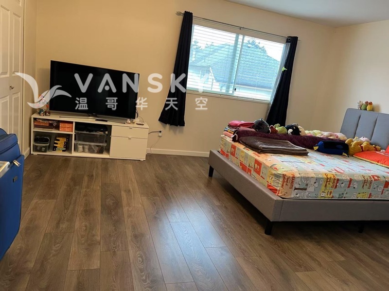 250324162820_3rd floor master bedroom.JPG